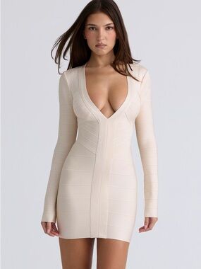 House of CB THE SUPER PLUNGE
Vanilla Long Sleeve Bandage Mini Dress NWT